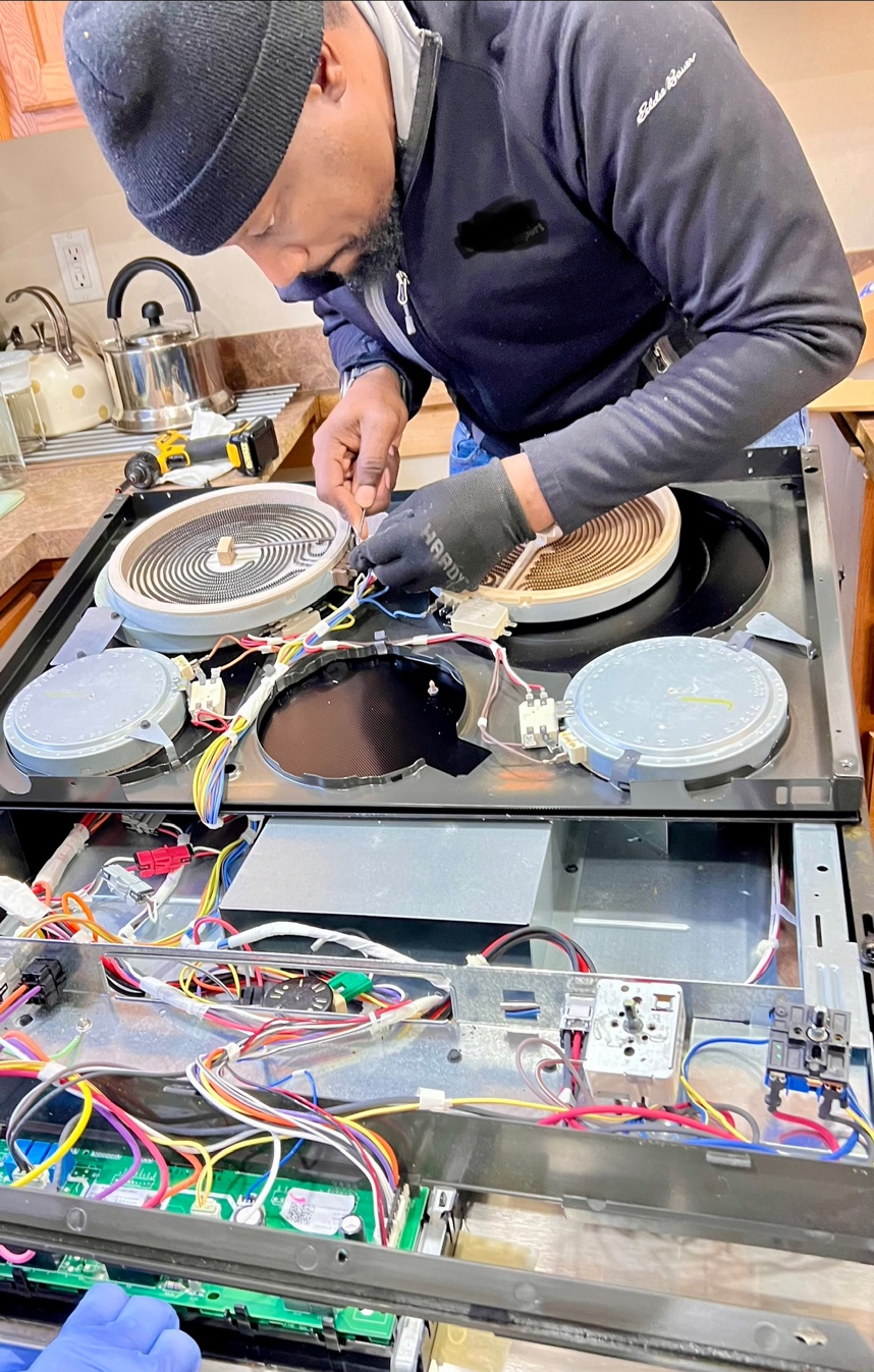 Appliance Intervention technician at work